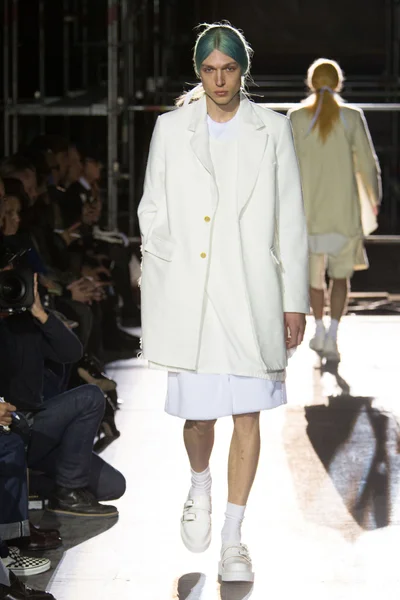 Look 27